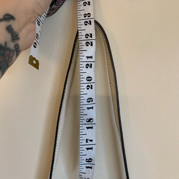 Guess Floral Crossbody - Picture 7 of 14